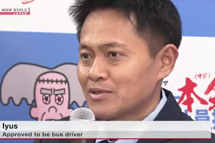 Pria Indonesia Ini Lolos Uji Ketat dan Jadi Sopir Bus Asing Pertama di Jepang
